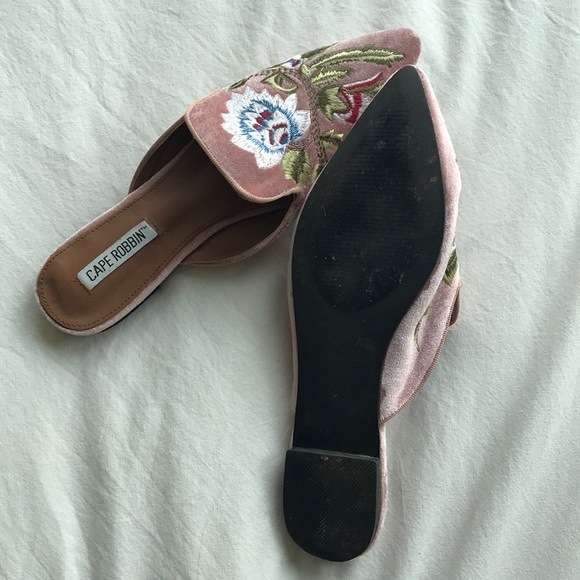 Floral flats - Picture 3 of 3